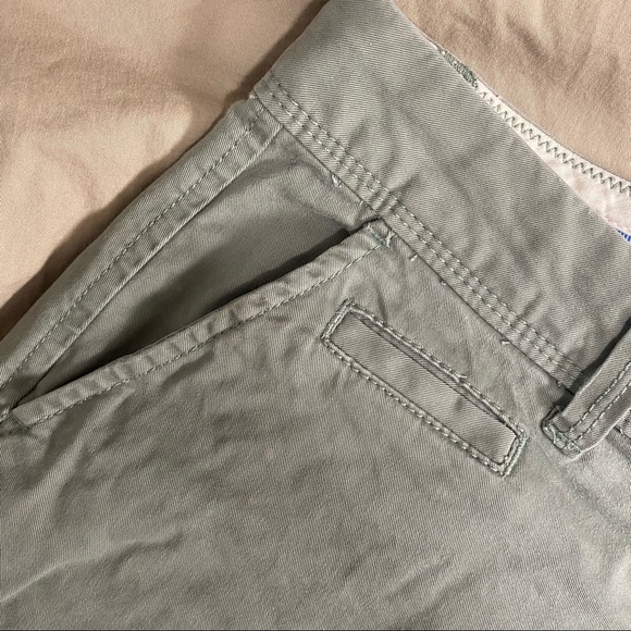 3 for $30 Old Navy Perfect Shorts - Picture 12 of 13